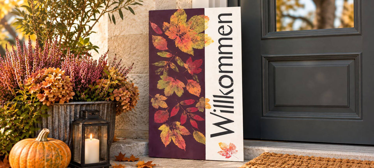 Herbstliches Willkommensschild mit Blätterdruck