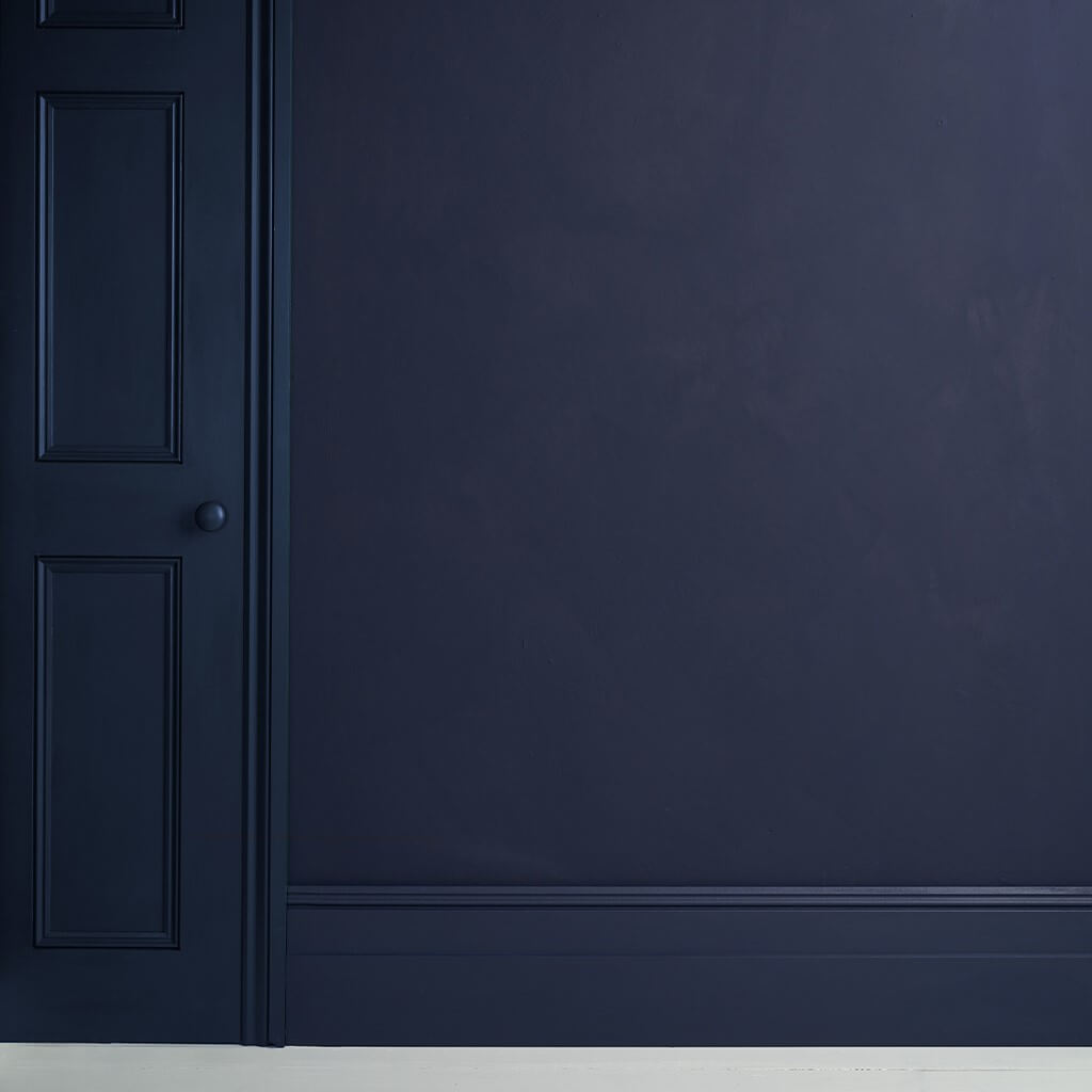 annie-sloan-satin-paint-oxford-navy-mood2