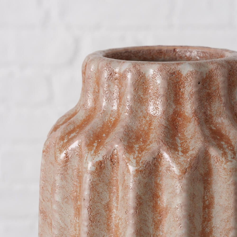 vase-melmo-terracotta-detail