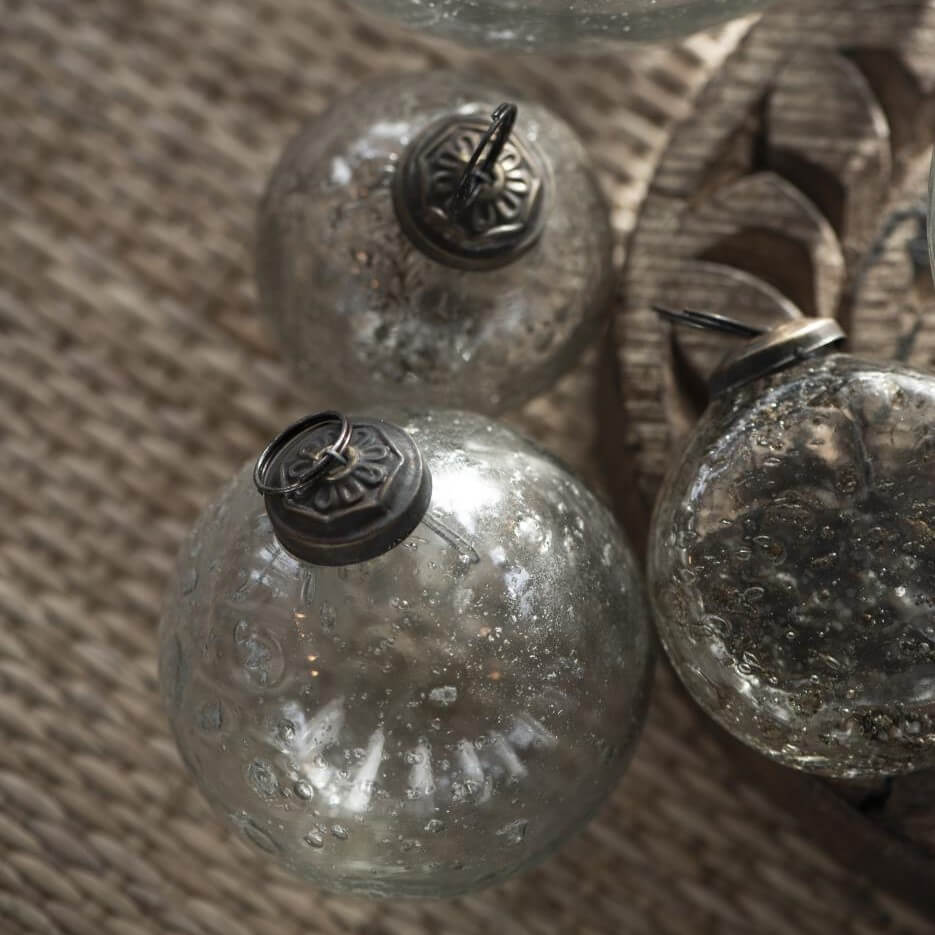 weihnachtskugel-pebbled-glas-klar-6cm-mood